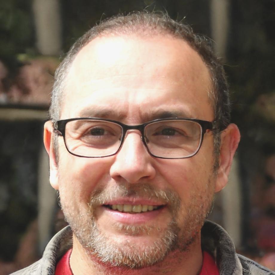 Carlos Mendoza, Director Financiero